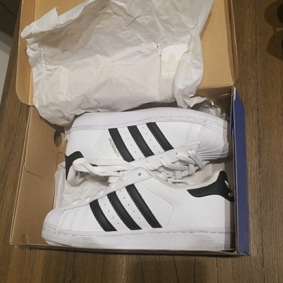 Shoes - Picture 4 of 4